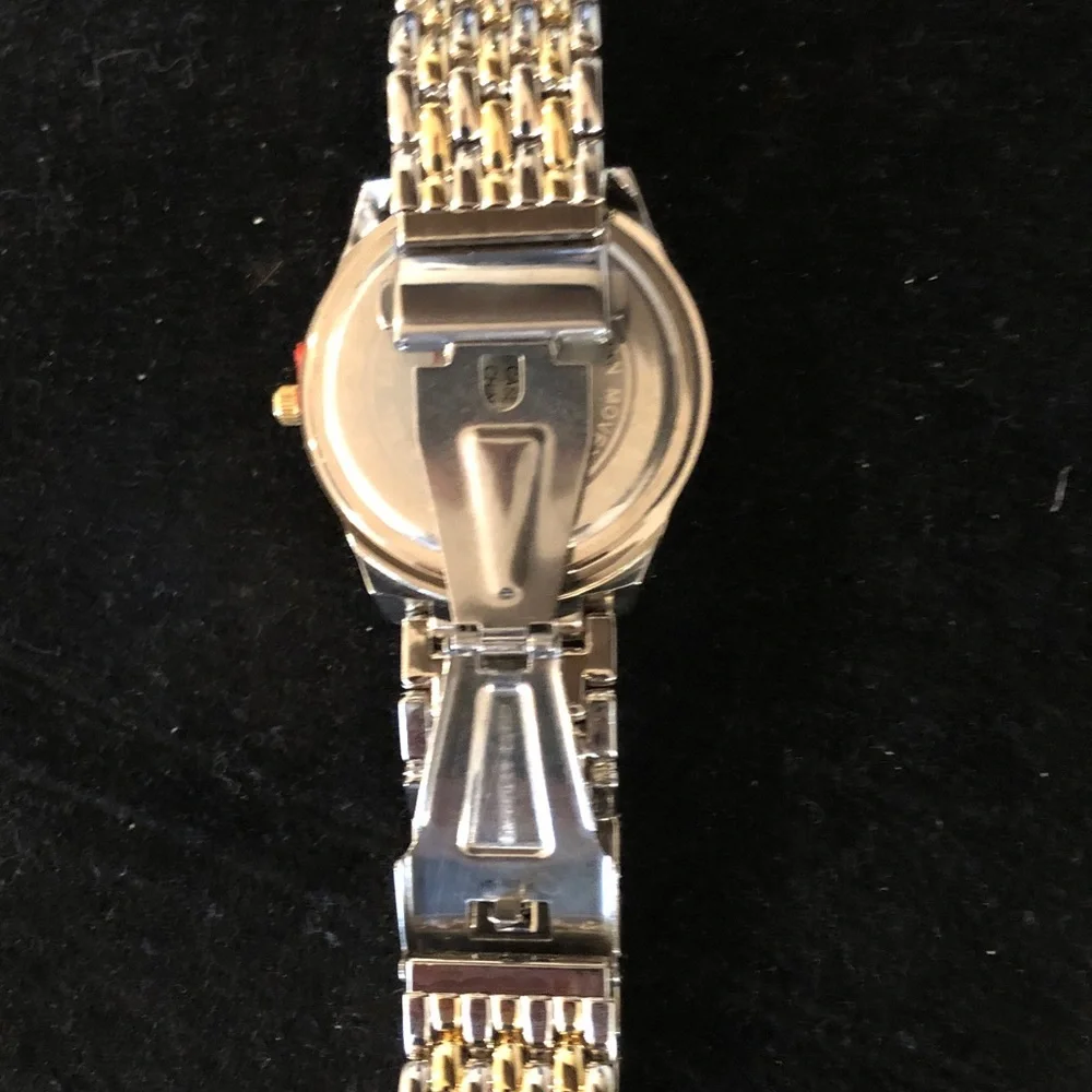 - Men’s Gold and Silver Watch - Picture 8 of 9